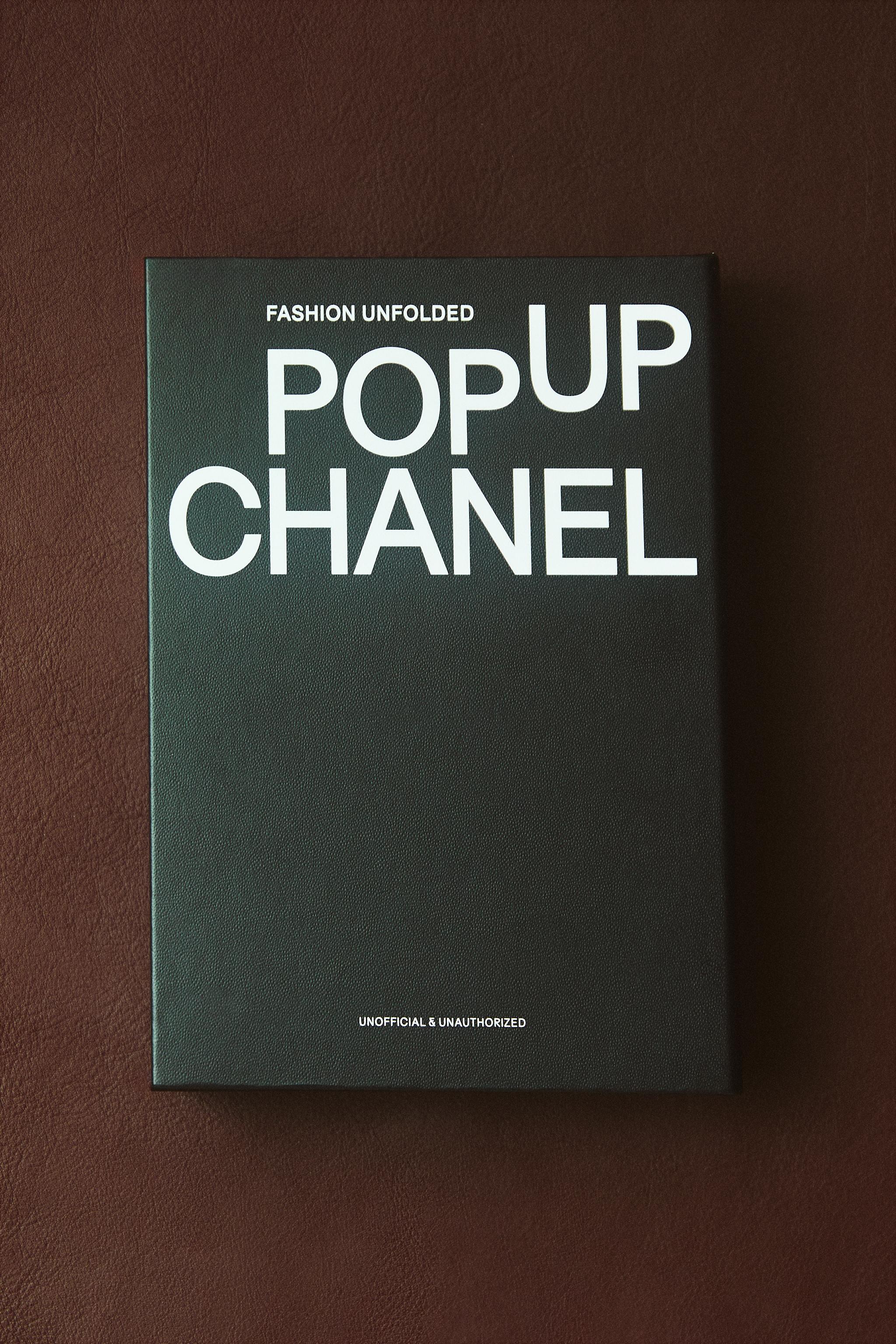 LIVRE FASHION UNFOLDED "POP UP" (ANGLAIS)